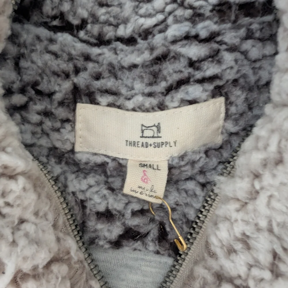 Thread & Supply Gray Ivory Quarter-Zip Sherpa Pullover S